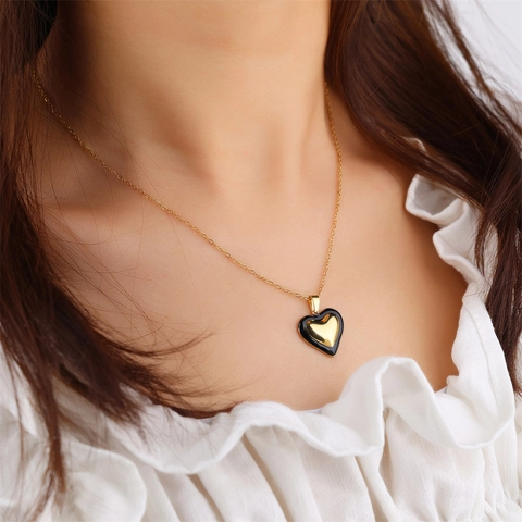 Fashion Stainless Steel Heart Pendant Necklace Colorful Enamel Gold Plated Clavicle Chain Jewelry For Women Elegant Gift