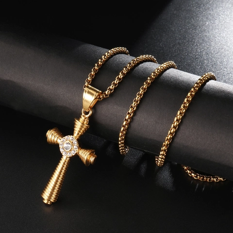 Collier Pendentif Croix en Acier Inoxydable pour Hommes Femmes Hip Hop Plaqué Or Motif de Vis Strass Bijoux Religieux