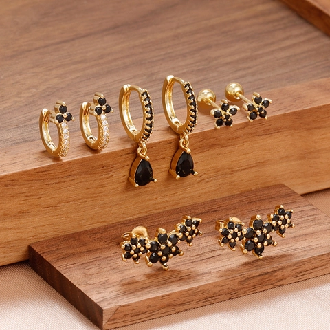 Ensemble de Boucles d'Oreilles Fleur en Acier Inoxydable pour Femme Clous d'Oreilles Pendentif Goutte d'Eau avec Strass Tige Plaqué Or 18K
