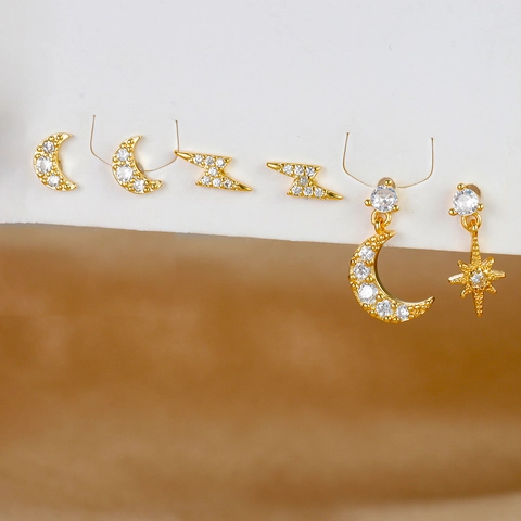 Pendientes de Botón Asimétricos Estrella Luna Rayo Cobre Chapado en Oro 18K Zirconia Colgantes para Mujer Joyería