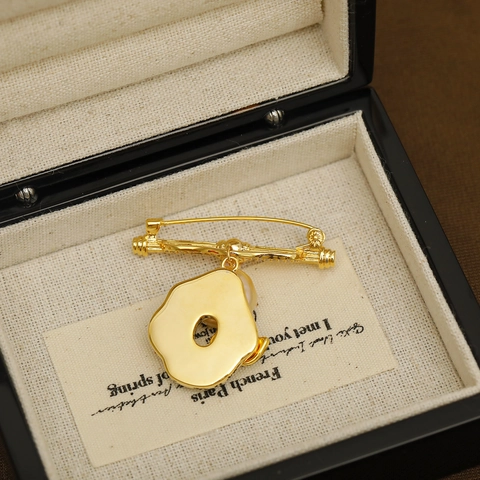 Broche de Cobre Chapado en Oro de 16K Retro Francés Con Perla de Agua Dulce Natural y Hoja de Esmalte de Circonia para Mujer Boda