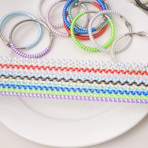 TPU Spirale Ringgrößenversteller DIY Schlüsselanhänger Zubehör Holografisch Einfarbig Spiralschnur Für Schmuckbeutel Hängendes Material