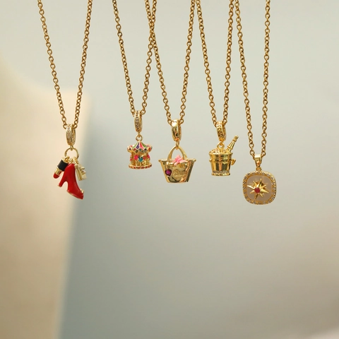 Élégant Collier Pendentif en Cuivre Émaillé Plaqué Or pour Femme Avec Breloques Carrousel Seau à Champagne Talons Hauts Étoile Bijoux de Mode Cadeau