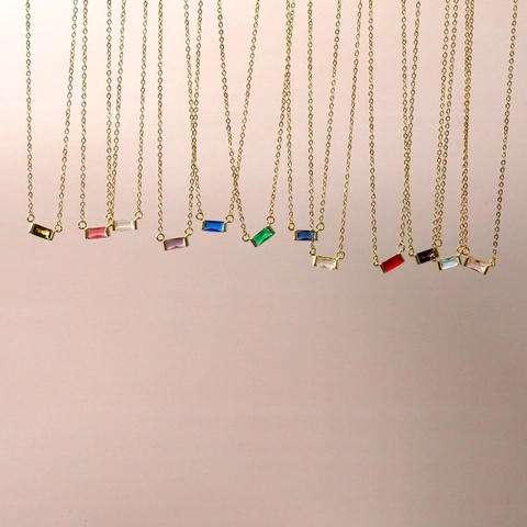Collier Pendentif 12 Pierres de Naissance en Cuivre et Acier Titane pour Femmes Zirconia Coupe Baguette Chaîne de Clavicule Bijoux