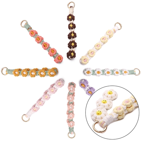 Handgemaakte Geweven Madeliefje Bloem Sleutelhanger Legering Katoenen Touw Haken Tas Charm Telefoon Strap Voor Vrouwen Schattige Bloemige Sleutelring Cadeau