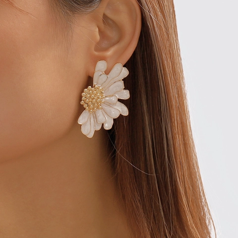 Pendientes de Botón Florales de Aleación Esmaltada Vintage para Mujer Pendientes de Margarita 3D Joyas para Bodas y Fiestas