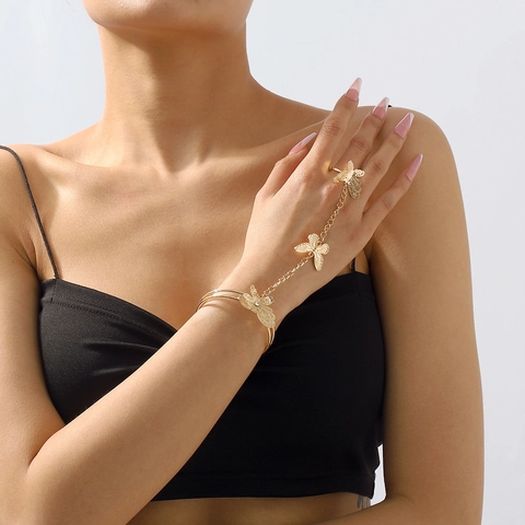 Vintage Gothic Alloy Rhinestone Butterfly Spider Snake Scorpion Hand Harness Integrated Finger Bracelet Ring For Women Party Jewelry