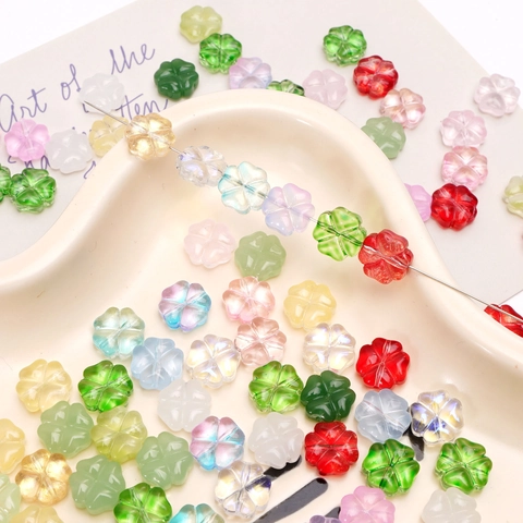 Cuentas de Vidrio de Colores Trébol de Cuatro Hojas Flor Irisadas Imitación de Jade Esmaltado Cuentas Sueltas Para Joyas DIY Accesorios