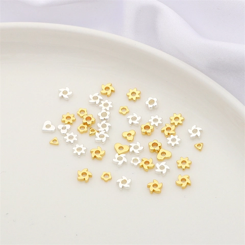 Perline Distanziatrici in Rame Galvanizzato Oro 14K Argento a Forma di Fiore di Prugno Cuore Mulino a Vento Accessori Fai da Te