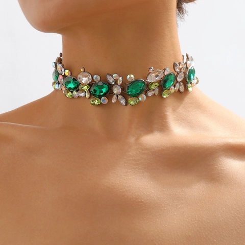 Vintage Palace Style Alloy Rhinestone Choker Necklace Exaggerated Cluster Gemstone Statement Necklace For Women Banquet Party