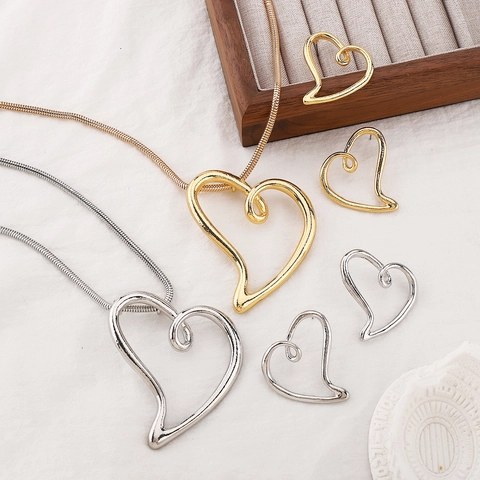 Conjunto de Collar y Pendientes de Corazón Asimétrico Hueco de Aleación de Moda Oro Plata Joyas Simples para Mujer Regalo de San Valentín