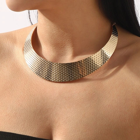 Punk Stil Klobige Eisen Metall Choker Halskette Für Damen Gold Silber Galvanisiert Baumrinde Gepunktete Textur Kragen Schmuck