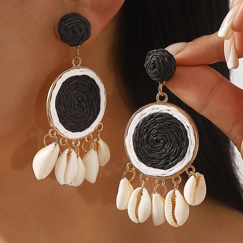 Bohemian Handmade Raffia Straw Weaved Round Drop Earrings With Natural Shell Summer Holiday Jewelry For Women