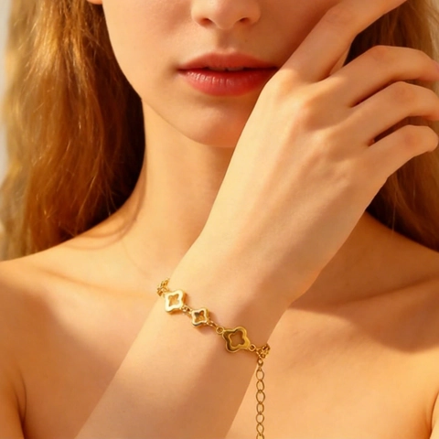Vintage Stainless Steel 18K Gold Plated Cutout Four Leaf Clover Bracelet For Women Geometric Flower Link Chain Jewelry