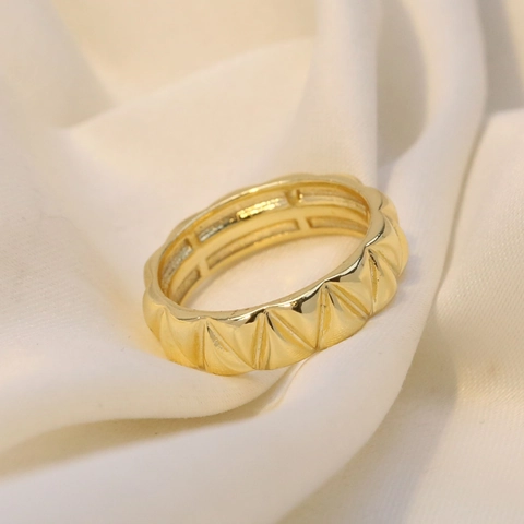 Minimalist 18K Gold Plated Brass Geometric Triangle Ring Fashion Niche Textured Finger Ring For Women High Quality Jewelry