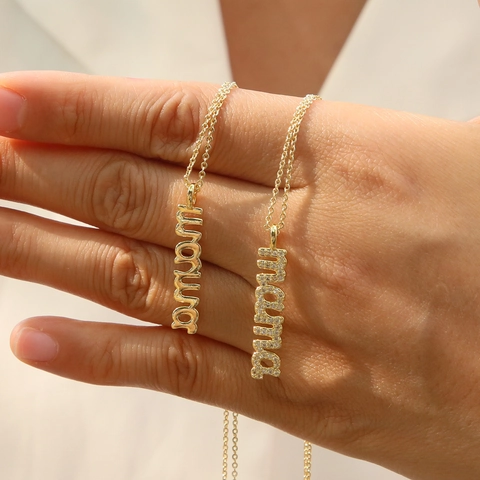 Collier Lettres MAMA en Laiton Plaqué Or Zirconia Étincelant Cœur Pieds de Bébé Collier Pendentif Bijoux Cadeau Fête des Mères