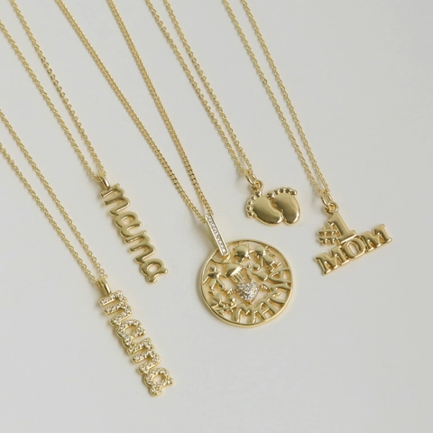 Collier Lettres MAMA en Laiton Plaqué Or Zirconia Étincelant Cœur Pieds de Bébé Collier Pendentif Bijoux Cadeau Fête des Mères