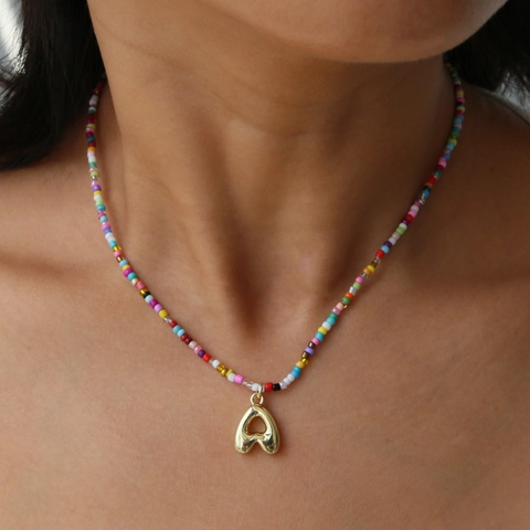 Collana con Pendente a Cuore e Lettera in Rame Placcato Oro 18K Perline di Vetro Colorate Gioielli Bohemian Y2K per Donna Regalo Estivo