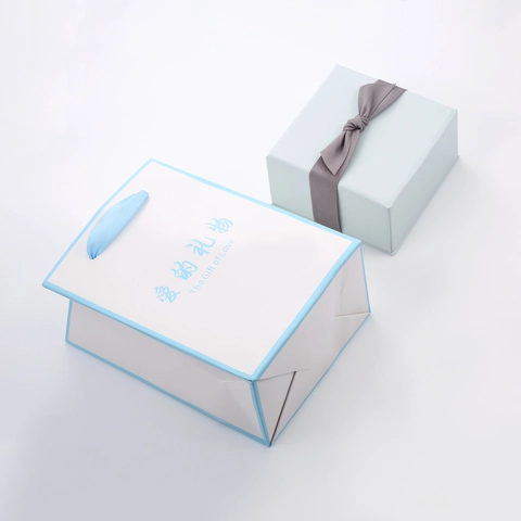 Boîte à Bijoux Minimaliste Bleu Clair Avec Ruban Élégant Conteneur en Papier pour Bagues Emballage Cadeau Bijoux