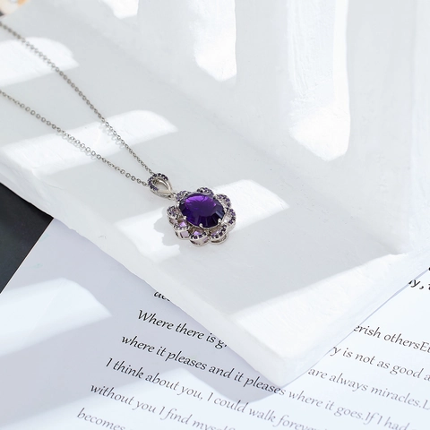 Élégant Collier Pendentif en Strass Violet en Acier au Titane pour Femme Chaîne de Clavicule Rétro Fleur Goutte Marquise Croix