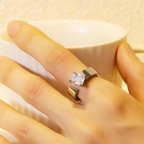 Bague en Acier Inoxydable Vintage avec Zirconia Coloré Carré Pierre Ajustable Ouverte Géométrique Bijoux pour Femmes