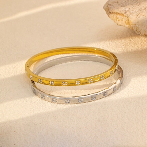 Bracelet Jonc en Acier Inoxydable Plaqué Or 18K pour Femme Luxe Zircone Nœud Cœur Motif de Vague Bijoux de Mode