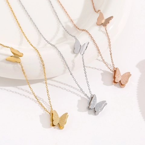 Collier Pendentif Double Papillon 3D en Acier Inoxydable Pour Femme Plaqué Or 18K Dépoli Bijoux Élégants Cadeau Collier
