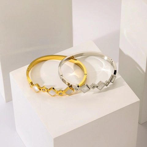 Bracelet Jonc Géométrique en Nacre et Acier au Titane pour Femme Plaqué Or 18K Incrusté de Zircone Bijoux de Mode Minimaliste
