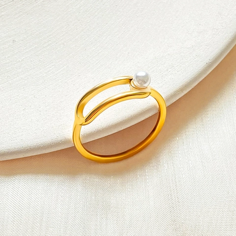 Bague en Acier Titane Plaqué Or 18K avec Perle Artificielle pour Femme Design Géométrique Évidé Bijoux de Mode