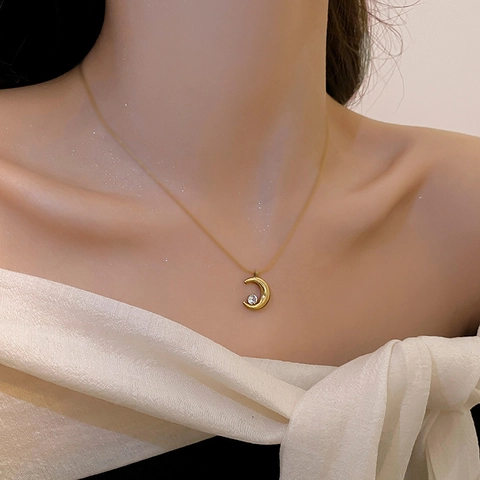 Collier Pendentif Croissant De Lune En Acier Titane Minimaliste Avec Strass Mode Coréenne Couleur Or Acier Pour Femme