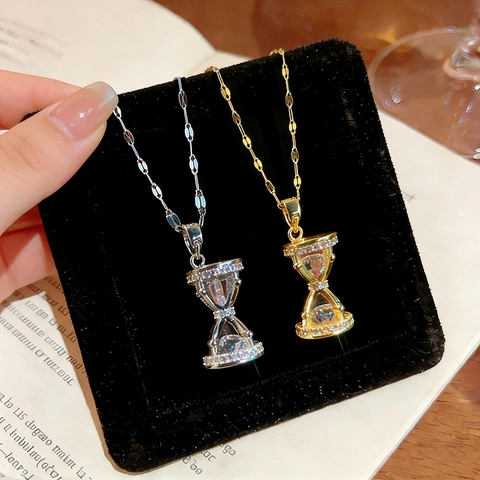 Edelstahl Sanduhr Anhänger Halskette Für Damen Leichter Luxus Hohl Zirkonia Pavé Schlüsselbeinkette Mode Pendler Schmuck Geschenk