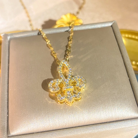 Fleur-de-lis Anhänger Halskette Titanstahl Kupfer Zirkonia Eingelegt Gold Silber Schlüsselbeinkette Schmuck Für Damen