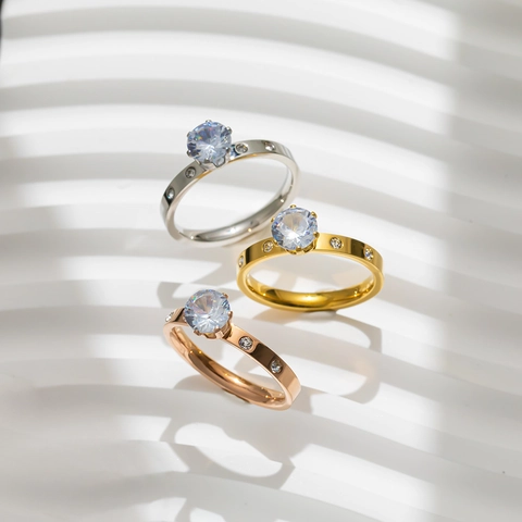 Fashion Titanium Steel Rhinestone Ring For Women Simple Round Geometric Ring Non-Fading Wedding Jewelry Gift For Couples