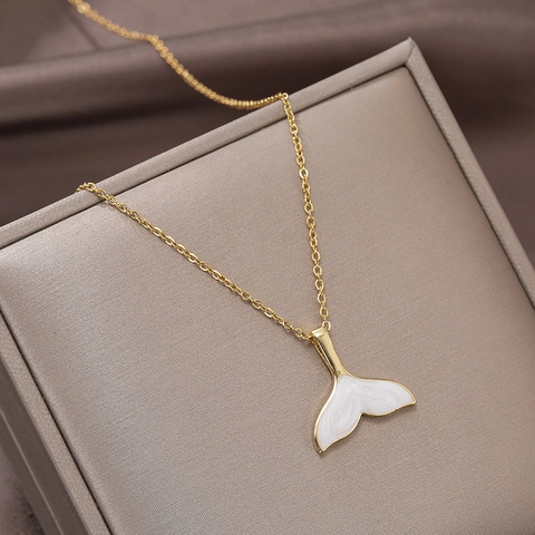 Minimalist 18K Gold Plated Titanium Steel Fishtail Pendant Necklace For Women Elegant Enamel Whale Tail Clavicle Chain Jewelry