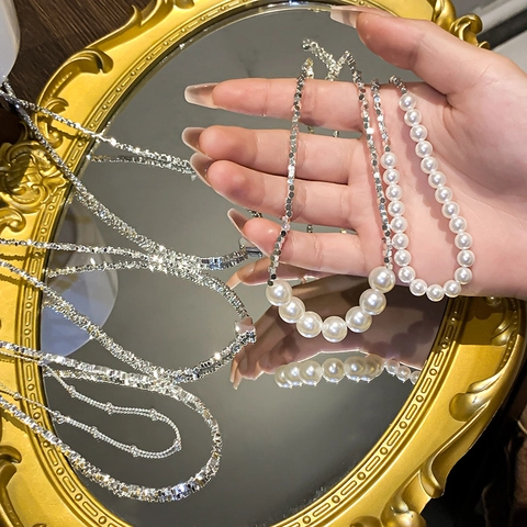 Collier Künstliche Perles Argent Concassé Acier Titane pour Femmes Mode Cœur Trèfle Pendentif Géométrique Bijoux de Chaîne de Clavicule