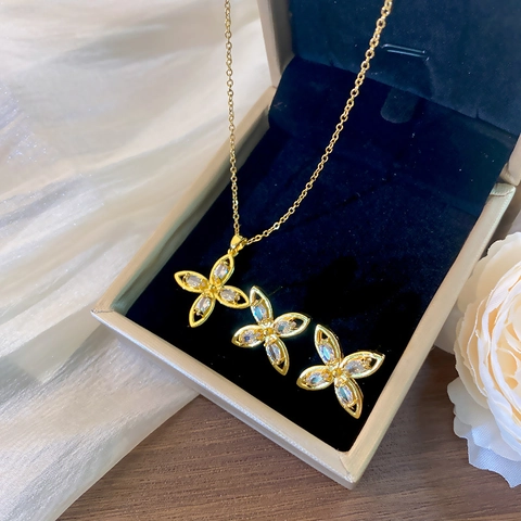 Korean Fashion Titanium Steel Copper Rhombus Flower Necklace Earrings Set Elegant Rhinestone Jewelry Set For Women