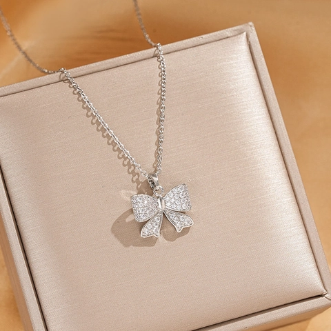 Titanium Steel Zirconia Bowknot Necklace For Women Gold Silver Bow Pendant Clavicle Chain Elegant Commuter Jewelry Neckpiece