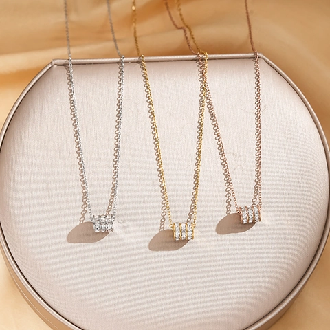 Luxus Titanstahl Zylinder Anhänger Halskette Für Damen Drei Reihen Zirkonia Pavé Wespentaille Stil Schmuck Geschenk