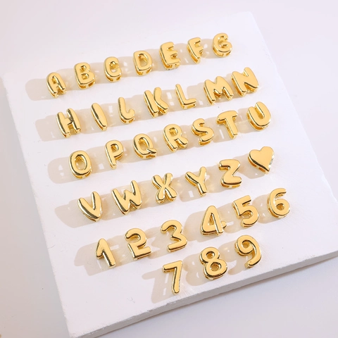 Copper 18K Gold Plated 26 Letters Numbers Heart Pendant Beads For DIY Necklace Making Stainless Steel Chain Jewelry Charms