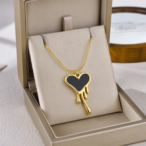 Fashion Stainless Steel Melted Heart Pendant Necklace Vintage Lava Design Enamel Dripped Jewelry For Women Daily Party Accessory