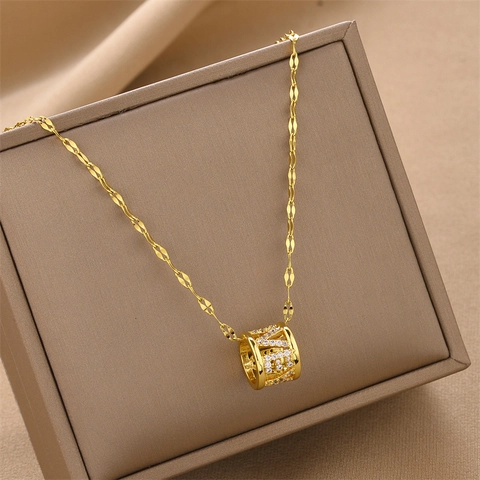 Collar con Colgante de Cilindro de Acero de Titanio con Zirconia para Mujer Diseño Hueco Letra LOVE H Joyería de Moda