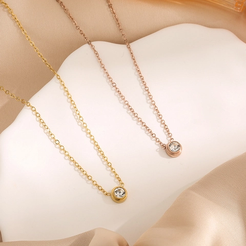 Minimalist Titanium Steel Single Rhinestone Pendant Necklace Round Bezel Set Solitaire Clavicle Chain Jewelry For Women