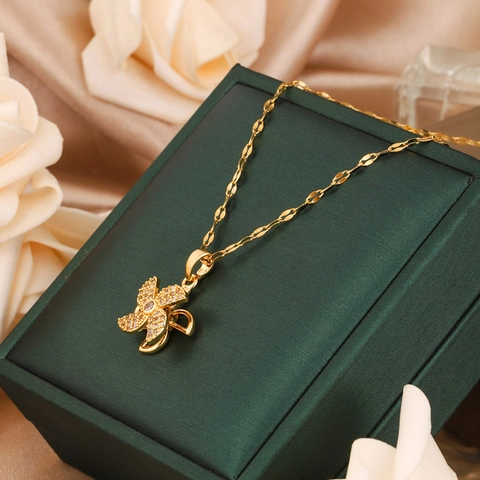 Rotating Windmill Zirconia Clover Pendant Titanium Steel Necklace For Women Gold Silver Rose Gold Clavicle Chain Jewelry