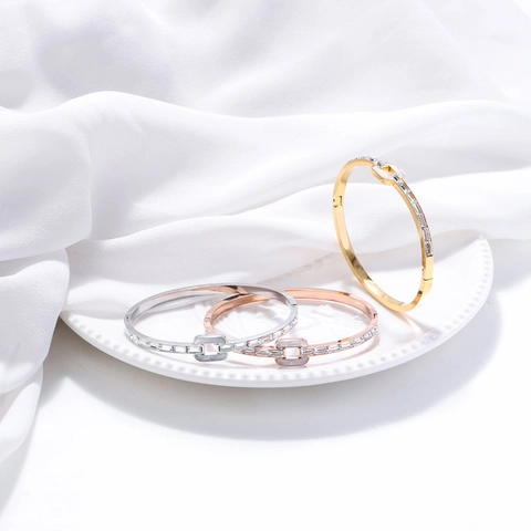 Brazalete de Acero de Titanio de Diseño de Nicho Para Mujer Strass Rectangulares Incrustados Minimalista Galvanizado Joyería