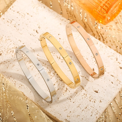 18K Gold Plated Stainless Steel Bangle For Women North Star Cubic Zirconia Inlaid Side Hinge Cuff Bracelet Elegant Jewelry