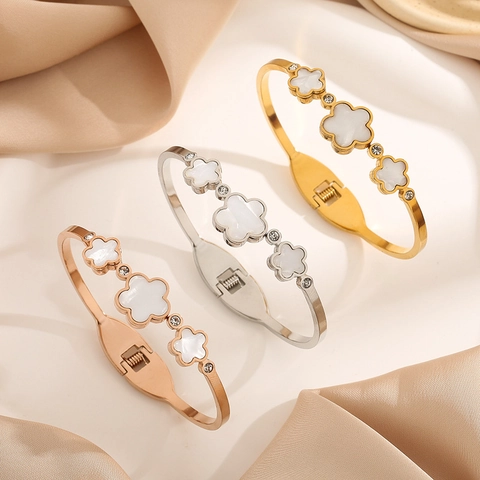 Fashion Titanium Steel Open Bangle For Women Luxury White Shell Three Five-Leaf Clover Flower Zirconia Inlaid Adjustable Bracelet Jewelry