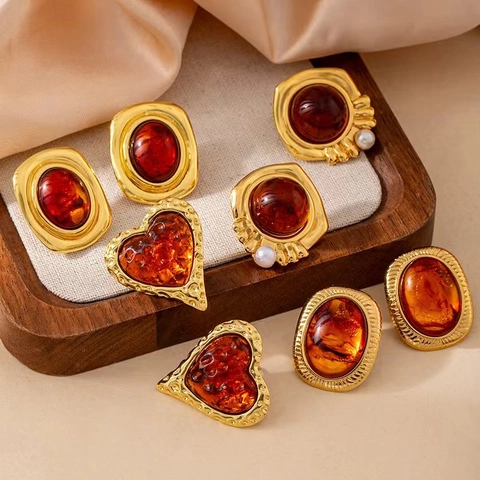 Vintage Titanium Steel Heart Amber Resin Stud Earrings French Fashion Artificial Pearl Earrings For Women Jewelry Gift