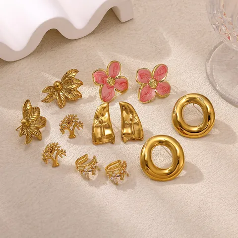 Orecchini a Bottone in Acciaio Inossidabile 304 Placcati Oro 18K Foglia Fiore Stella Luna Croce per Donna Gioielli Moda