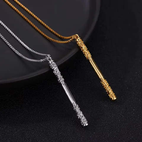 Collier Pendentif Bâton du Roi Singe en Cuivre et Acier Inoxydable Style Chinois Sun Wukong Bijoux Gravés pour Hommes Femmes Cadeau