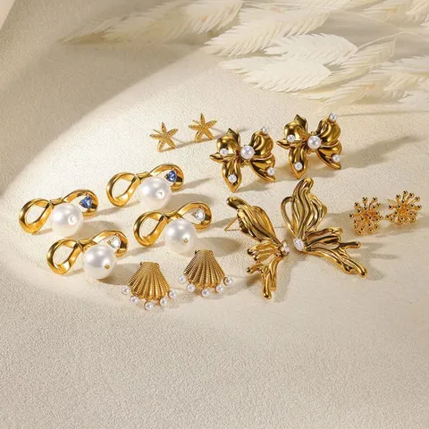 Pendientes Vintage de Zirconia con Perlas Artificiales de Imitación Chapados en Oro de 18K para Mujer Elegantes Pendientes de Botón con Forma de Lazo Corazón Mariposa Concha Estrella de Mar